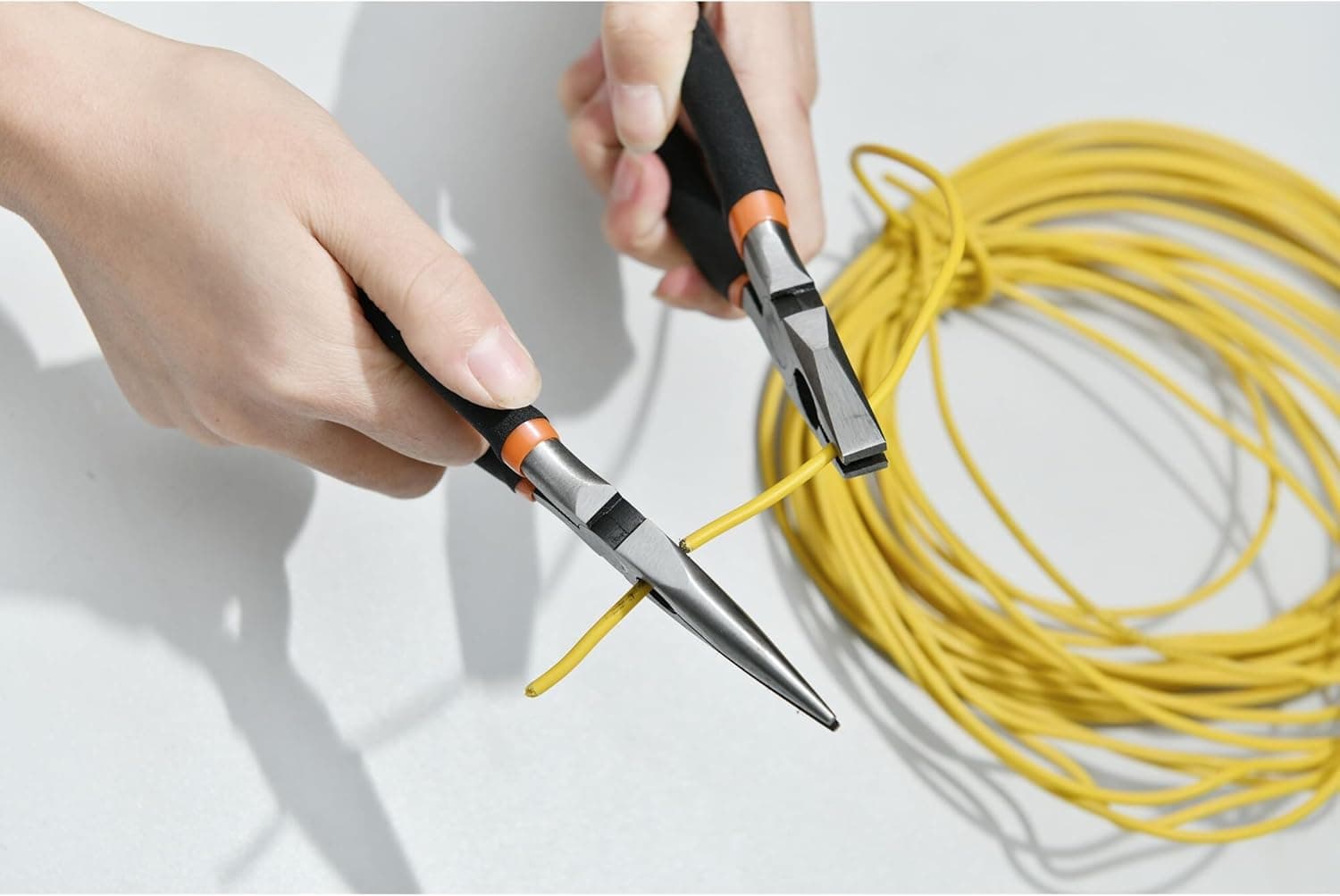 کیت ابزار دستی Black & Decker – شامل ۱۲۶ قطعه در جعبه ابزار، مناسب برای استفاده خانگی، DIY و حرفه‌ای، رنگ نارنجی/مشکی، مدل BMT126C، با ۲ سال گارانتی. 1481