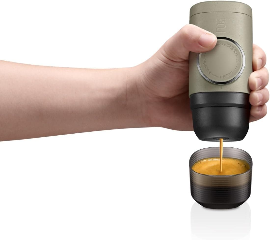 Wacaco MINIPRESSO NS2 - دستگاه اسپرسوساز قابل حمل برای کپسول‌های قهوه، دوستدار محیط زیست، ساخته شده با استفاده از Biomass، با قدرت عصاره‌گیری 18 Bar، فوق‌العاده سبک، دارای سیستم مخزن آب یکپارچه - بژ 3463