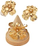 گردنبند فلزی برای او – گردنبند پهن و چندلایه با صلیب طلایی، همراه با گردنبند فلزی رز و سفید و زنجیر بلند نقره‌ای، مناسب هدیه جواهرات برای او. 449