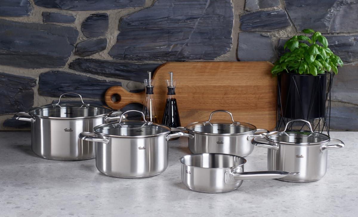 Fissler ست قابلمه استیل ضدزنگ مدل San Francisco – شامل ۵ تکه (۳ قابلمه، ۱ قابلمه خورشتی و ۱ شیرجوش بدون درب) همراه با دربهای شیشهای، قابل استفاده برای تمام اجاقها از جمله القایی (Induction) – رنگ نقرهای.