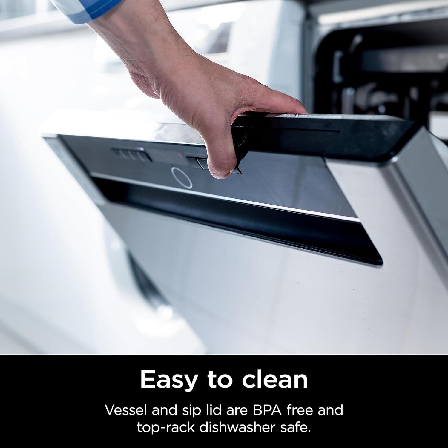 Ninja Blast مخلوطکن قابل حمل – ظرفیت ۵۳۰ میلیلیتر، دارای درب ضدنشت و دهانه نوشیدن (Sip Spout)، قابل شارژ و قابل حمل، مناسب برای اسموتی، پروتئین شیک، خرد کردن یخ و میوههای منجمد، رنگ مشکی، مدل BC151MEBK، با ۲ سال گارانتی. 870